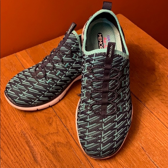 skechers knit slip on